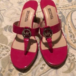 Michael Kors wedged flip flops Shiny Pink